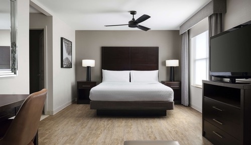 Premium-Zimmer, 1 King-Bett, barrierefrei (Mobility & Hearing, Roll-in Shower)