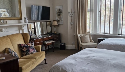 Standard-Doppel- oder -Zweibettzimmer, mit Bad