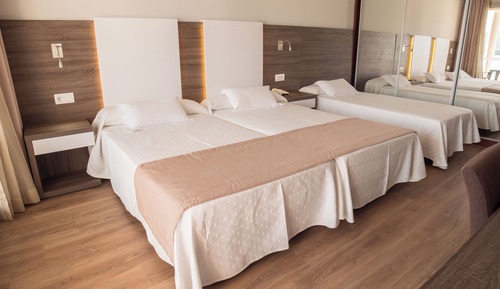 Standard-Dreibettzimmer, 3 Einzelbetten, Balkon, Meerblick