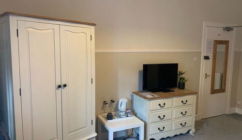 Standard-Zweibettzimmer, mit Bad (Blue Room)