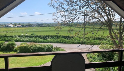 Suite, mit Bad (for upto 4 people)