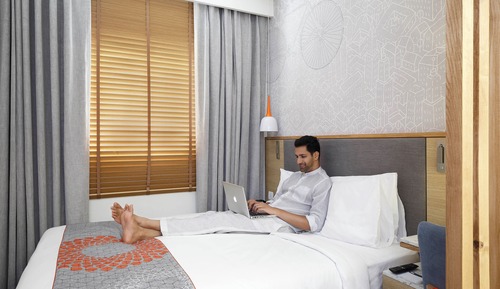 Standardzimmer, 1 Queen-Bett, Stadtblick (High Floor)