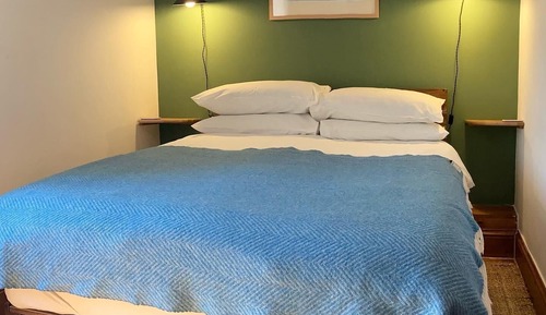 Doppelzimmer, mit Bad (with Shower)