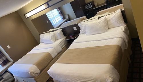 Zimmer, 2 Queen-Betten, Mikrowelle