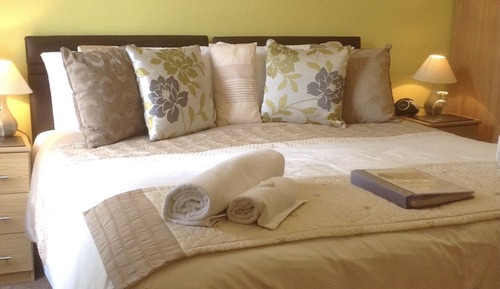 Doppel- oder Zweibettzimmer, mit Bad (Orchid)