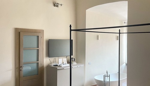 Superior-Suite, Annex