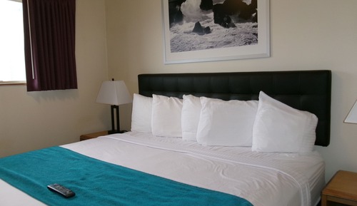 Ocean View 1 Bedroom Suite w/Hot Tub (No Kids/Pets)