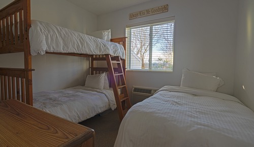 Standard-Apartment, 2 Schlafzimmer, Poolseite