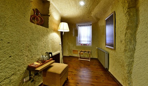Superior-Zimmer (Cave)