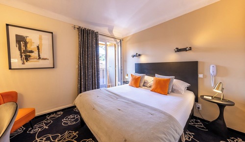 Standard-Doppel- oder -Zweibettzimmer