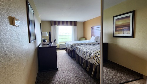 Standardzimmer, 2 Queen-Betten, Kühlschrank und Mikrowelle