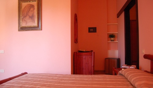 Standard-Doppel- oder -Zweibettzimmer