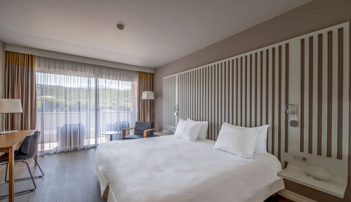Superior-Zimmer, Balkon (Hill View)