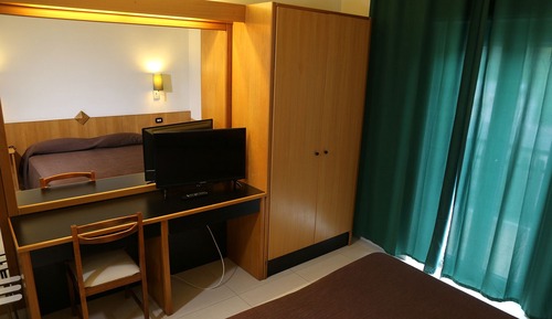 Standard-Doppel- oder -Zweibettzimmer