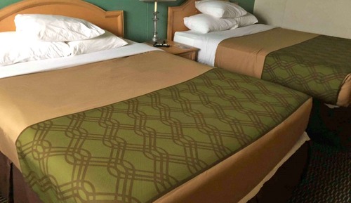 Zimmer, 2 Doppelbetten, Nichtraucher