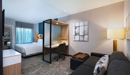 Suite, 1 King-Bett (Mobility Accessible, Roll-in Shower)