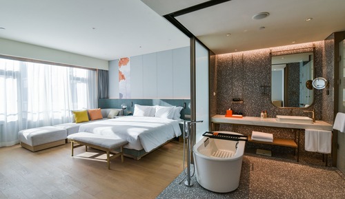 Presidential-Suite, 1 King-Bett