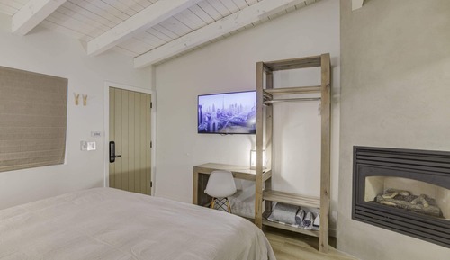 Luxury-Studio, 1 King-Bett (Unit 9)