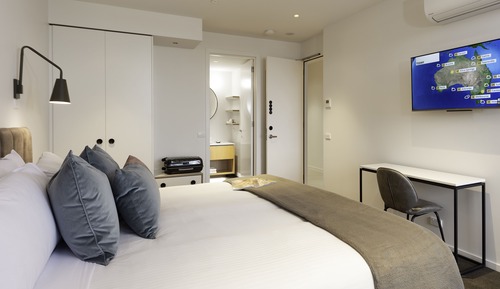 Zimmer, Balkon (Hotel)
