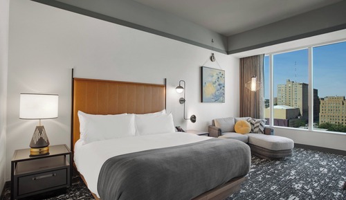 Zimmer, 1 King-Bett, Nichtraucher, Stadtblick (Mobility Accessible, Roll-in Shower)