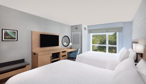 Zimmer, 2 Queen-Betten, barrierefrei (Hearing)