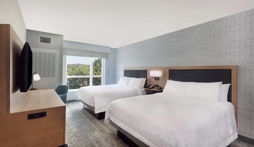 Zimmer, 2 Queen-Betten, barrierefrei, Badewanne (Mobility & Hearing)