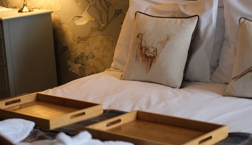 Superior-Vierbettzimmer, eigenes Bad, Blick auf den Innenhof