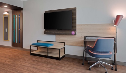 Zimmer, 1 King-Bett, barrierefrei (Roll-In Shower)