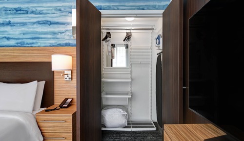 Suite, 1 Schlafzimmer (Mobility Accessible, Roll-In Shower)