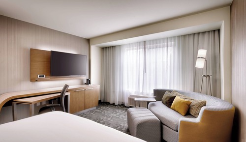 Zimmer, 1 King-Bett und Schlafsofa (Mobility Accessible, Tub)