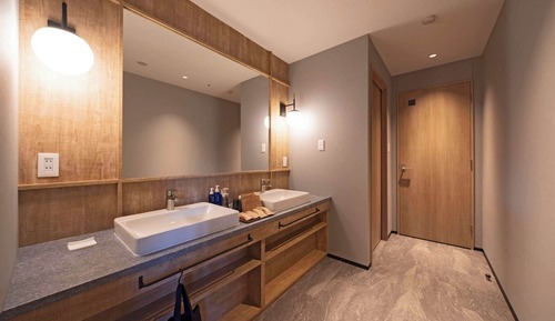 Zimmer, Mehrere Betten, Nichtraucher (The Around Junior Suite)