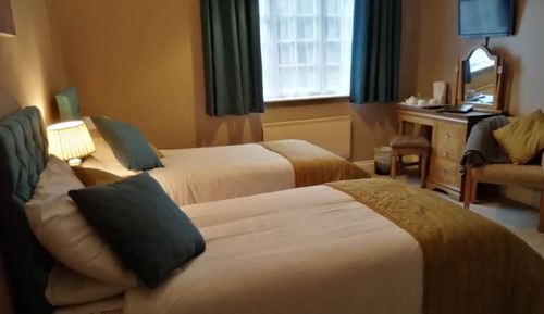 Classic Twin Room, Ensuite