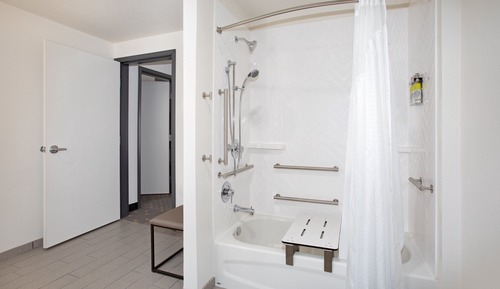 Standardzimmer, 1 King-Bett, barrierefrei (Communications, Accessible Tub)