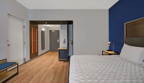 Zimmer, 1 King-Bett, barrierefrei (Roll-In Shower, Mobility & Hearing)