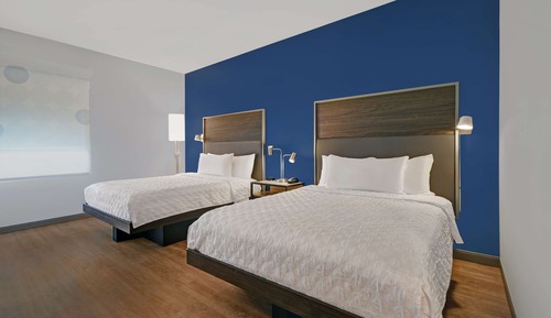 Zimmer, 2 Queen-Betten, barrierefrei, Badewanne (Mobility & Hearing)