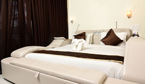 Suite Room With Jacuzzi