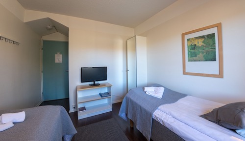 Basic-Doppel- oder -Zweibettzimmer