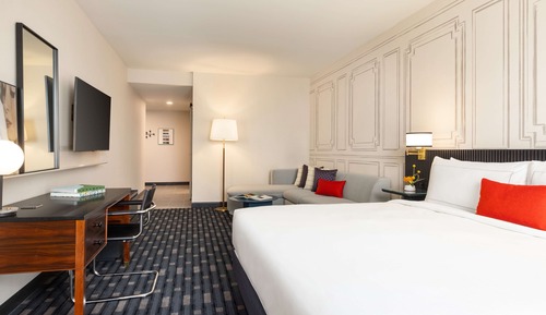 Standardzimmer, 1 King-Bett, barrierefrei (Mobility & Hearing, Roll-In Shower)