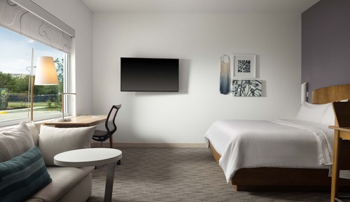 Standardzimmer, 1 King-Bett, Nichtraucher (Mobility Accessible, Transfer Shower)