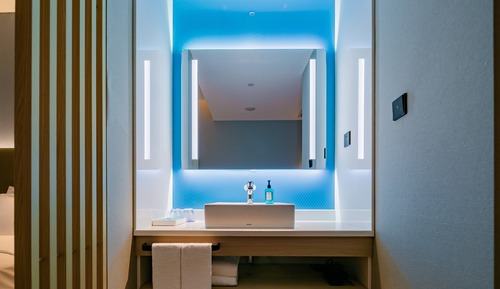 Standardzimmer, 1 King-Bett, Stadtblick (Extra Floor Space)