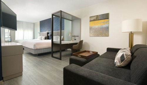 Suite, 2 Queen-Betten (Mobility Accessible, Roll-In Shower)
