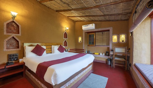 Traditional-Zimmer, Balkon, Bergblick