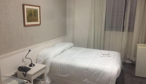 Basic-Doppel- oder -Zweibettzimmer