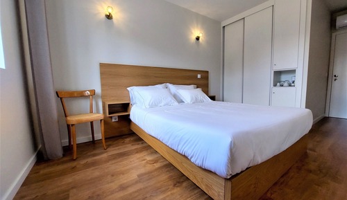 Panorama-Zimmer, 1 Queen-Bett, Bergblick, Bergseite