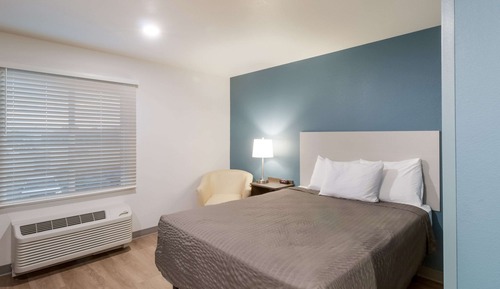 Zimmer, 1 Queen-Bett, barrierefrei, Nichtraucher (Roll-In Shower)