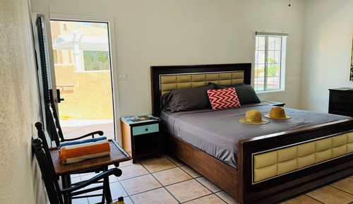 Economy-Studio, 1 King-Bett, Küche, Poolseite