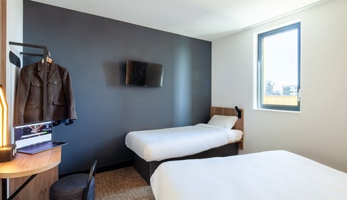 Dreibettzimmer, Nichtraucher