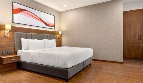 Suite, 1 King-Bett, Raucher, Stadtblick