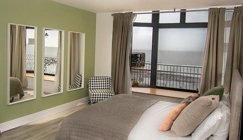 Luxury-Apartment (Cliff View)