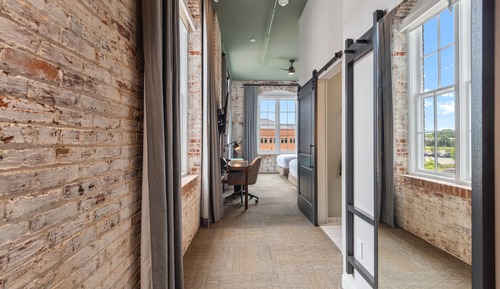 Zimmer, 2 Queen-Betten, Flussblick